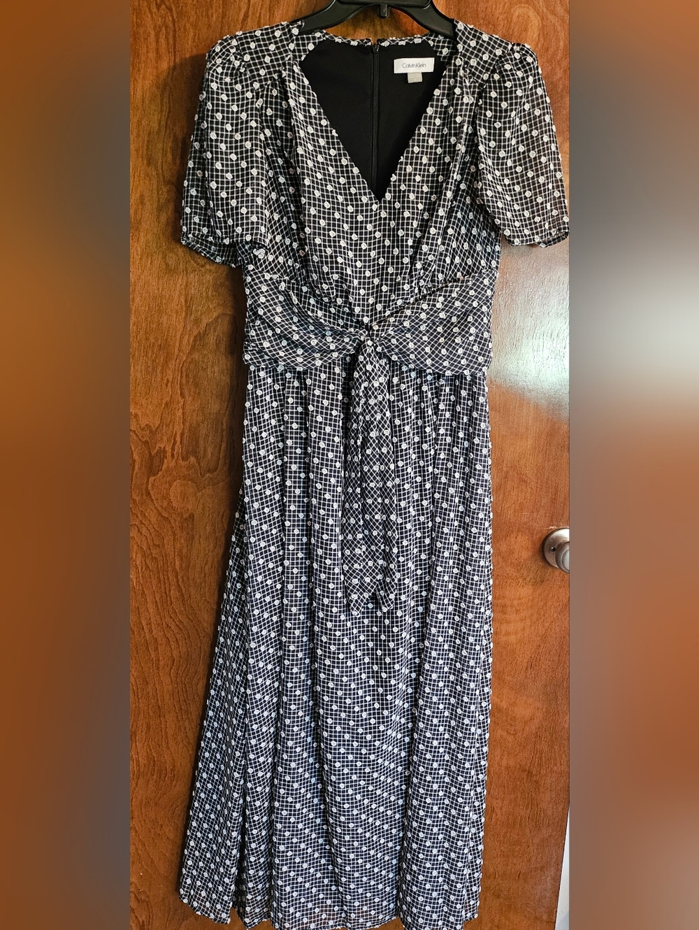 Calvin Klein Women V-Neck Black & White Clip-Dot Chiffon Maxi Dress - Picture 4 of 12